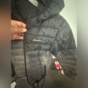 Boys light weight puff Eddie Bauer coat. Size M (10)
